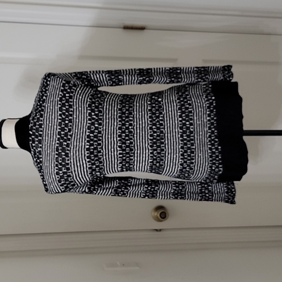 MOD Lusive Size S Black & White Cardigan Sweater with Pockets, Gently Used Cond. - Picture 5 of 12